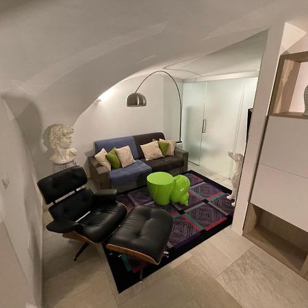 Loft “Cinema Galleria” Apartment Бари Екстериор снимка