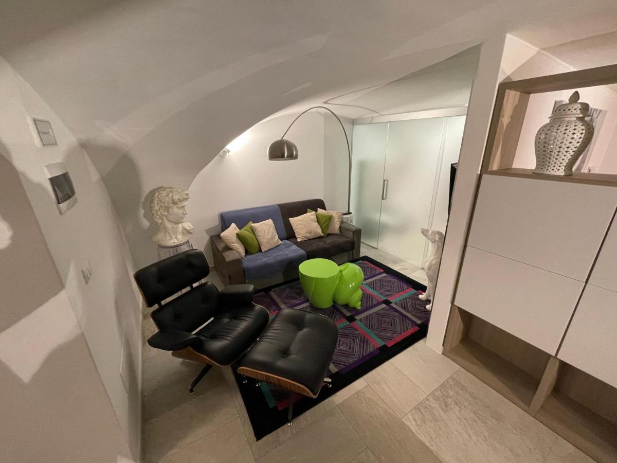 Loft “Cinema Galleria” Apartment Бари Екстериор снимка