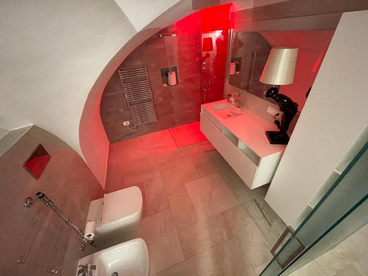 Loft “Cinema Galleria” Apartment Бари Екстериор снимка