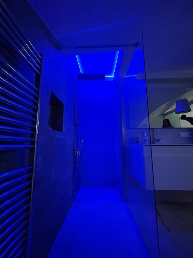Loft “Cinema Galleria” Apartment Бари Екстериор снимка