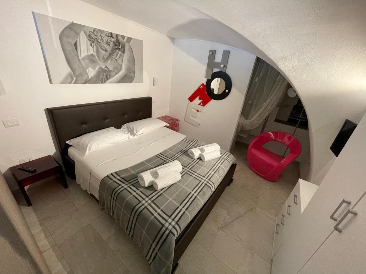 Loft “Cinema Galleria” Apartment Бари Екстериор снимка